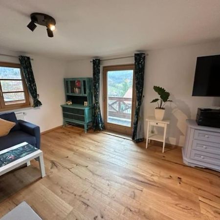 Charmante Farbenfrohe Wohnung Fuer Zwei Fischbachau Dış mekan fotoğraf
