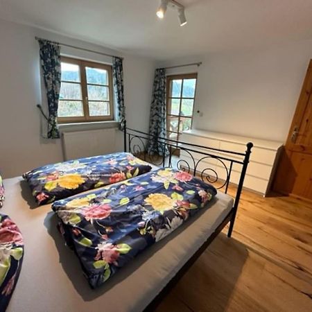 Charmante Farbenfrohe Wohnung Fuer Zwei Fischbachau Dış mekan fotoğraf