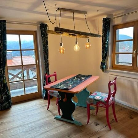 Charmante Farbenfrohe Wohnung Fuer Zwei Fischbachau Dış mekan fotoğraf