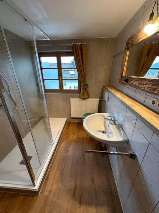 Charmante Farbenfrohe Wohnung Fuer Zwei Fischbachau Dış mekan fotoğraf