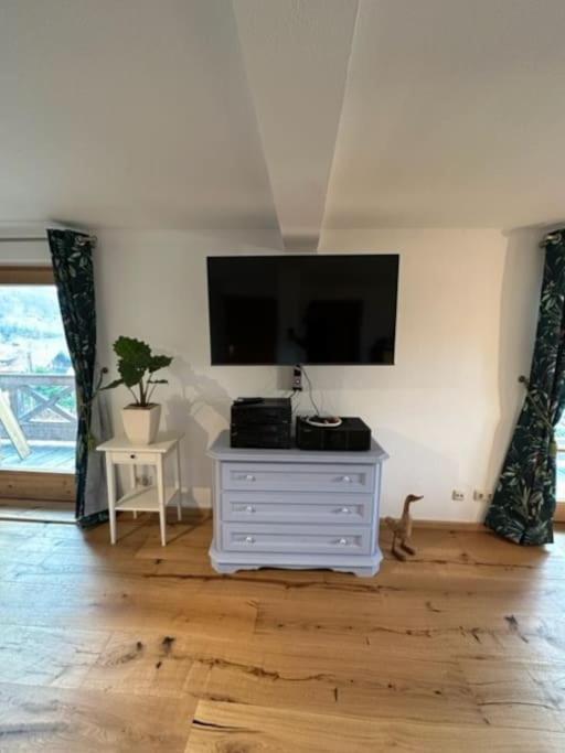 Charmante Farbenfrohe Wohnung Fuer Zwei Fischbachau Dış mekan fotoğraf